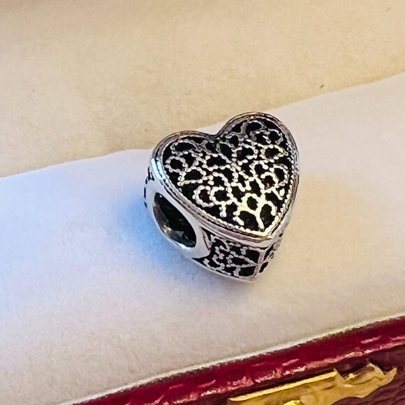 Rare Pandora RETIRED Filigree and Beaded .925 Sterling Silver Heart Charm - Picture 2 of 7